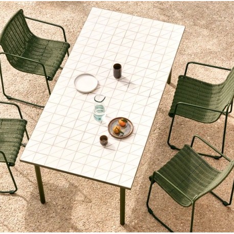 Arvin Swirl stoel in beige chenille stof en VeryForma eikenhouten poten